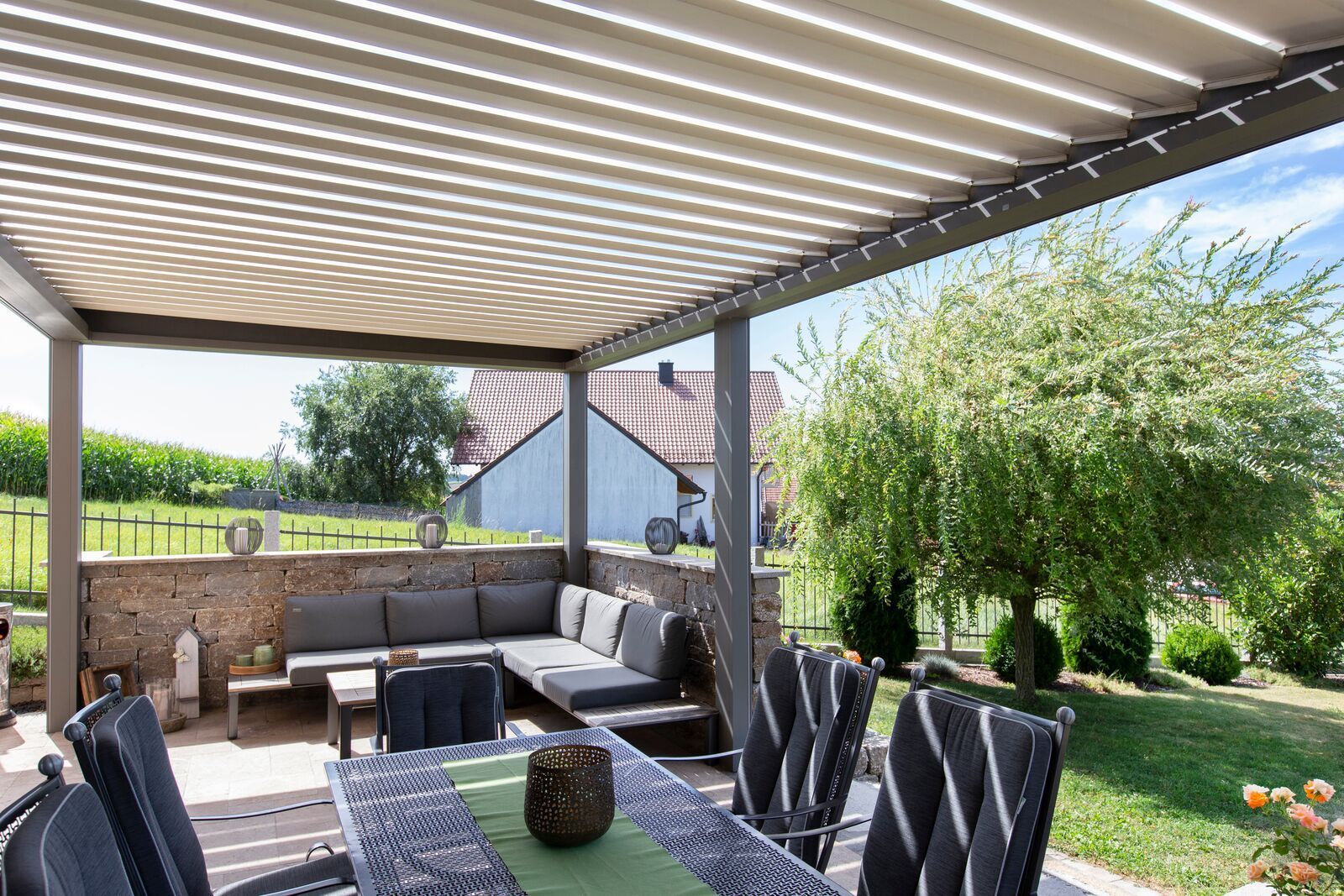 Brustor Aluminium Pergola Dubai Store