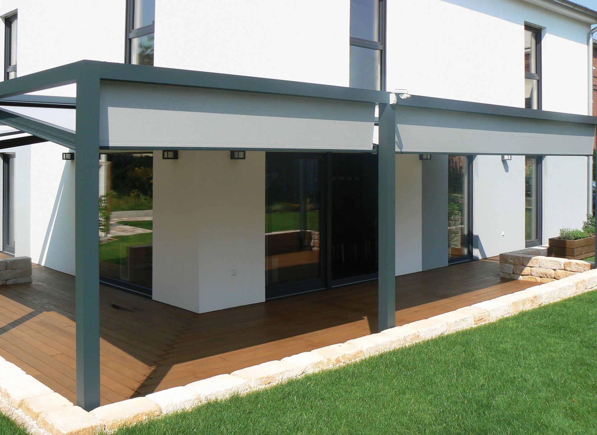 Nova Hüppe Qbus Pergola-Markise in Hamburg vom Fachhändler kaufen