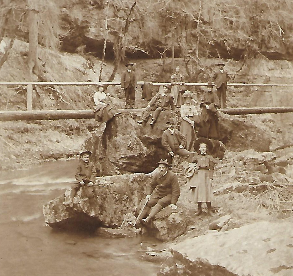 1906 ganz links mein Großvater Fritz