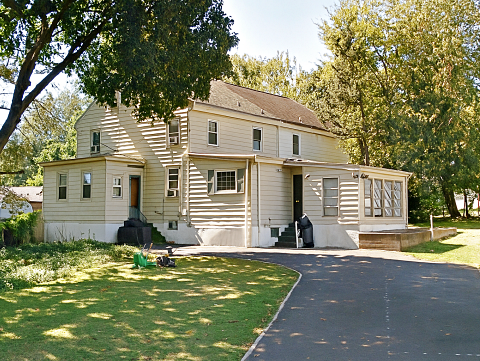 House rental 127 Hazelhust Avenue, Ewing NJ exterior view