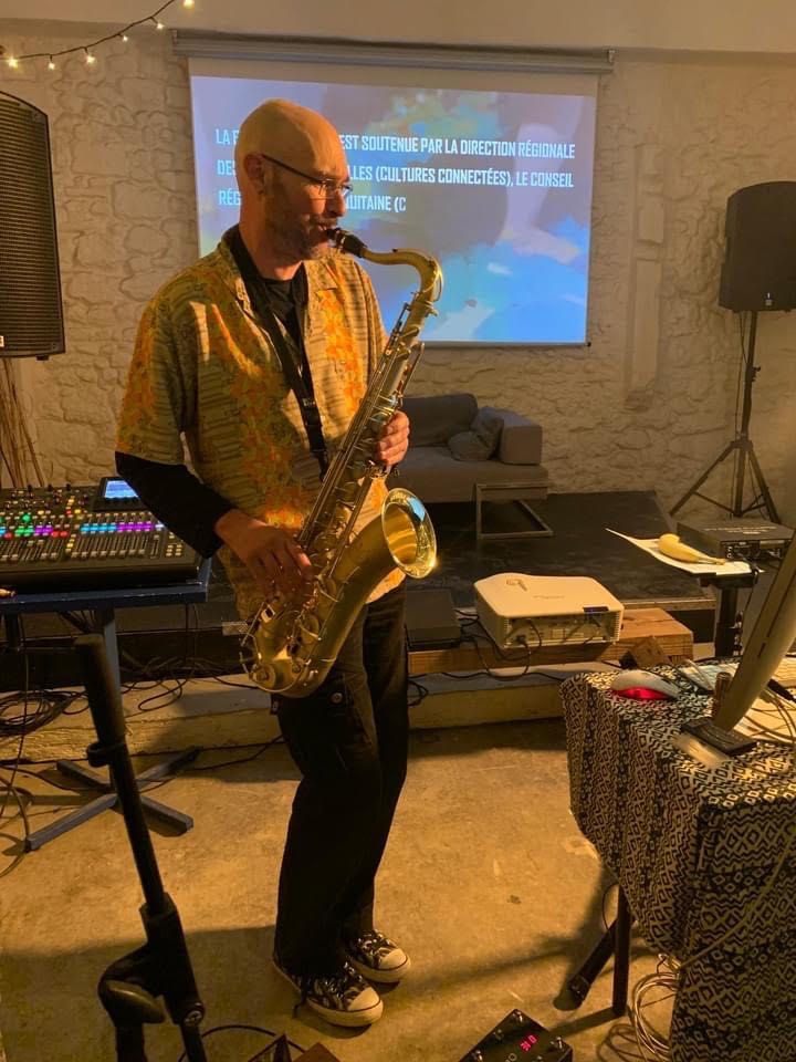 Phil Canals - FruitJazz Interactif Performance - Le Saki Noir Phil Canals - FruitJazz Interactif Performance - Le Saki Noir