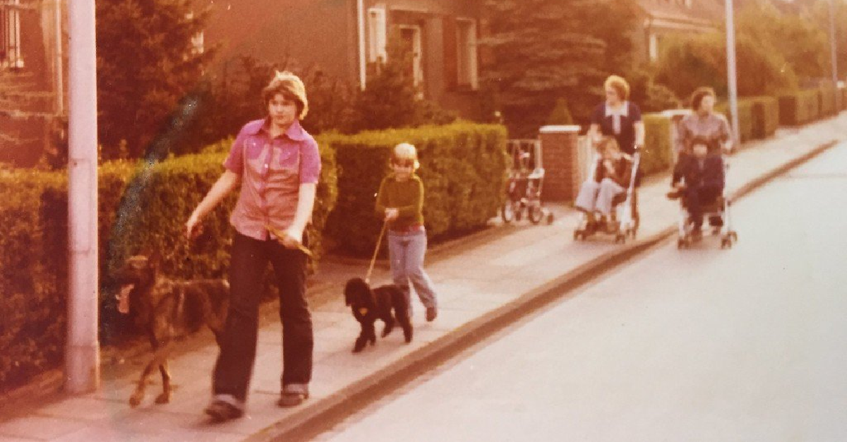 Dolly Dogs - Die mobile Hundeschule ist seit 2014 in Duisburg, Düssledorf und Mülheim an der Ruhr für Sie unterwegs Dolly Dogs - Hier werden Hundehalter kompetent beraten und Hunde mit Liebe, Spaß und Leidenschaft trainiert