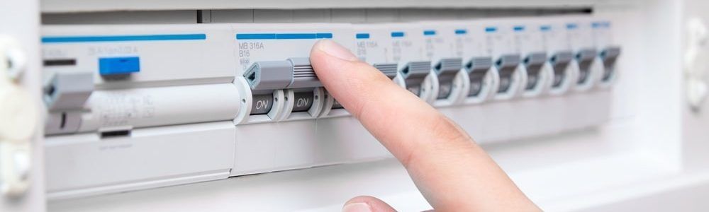 instaladores electricistas protector de sobretensión en Bormujos precio instalación protector de sobretensión en Bormujos