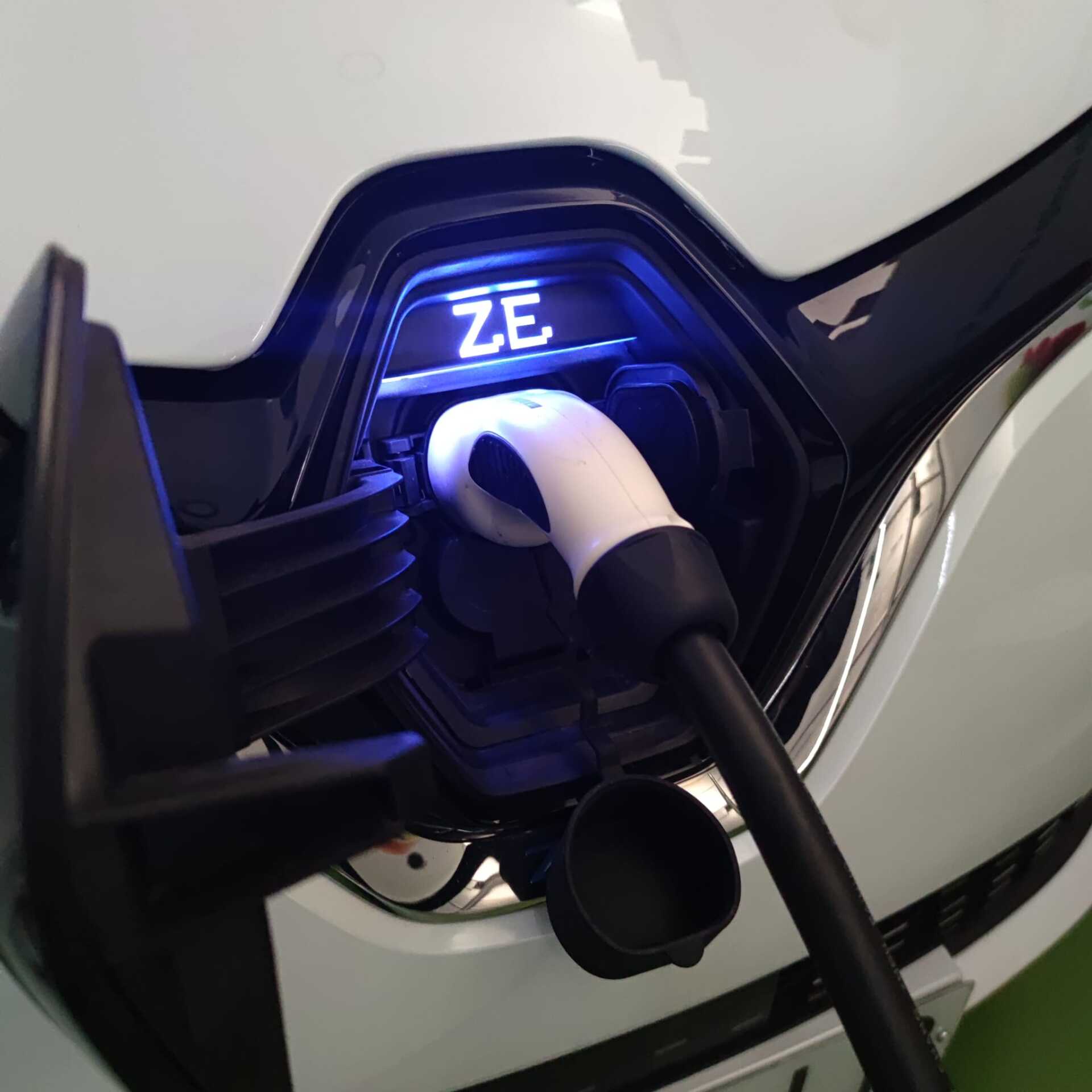 oferta cargador más instalacion punto de recarga en Dos Hermanas instalación punto de recarga vehículo eléctrico en Dos hermanas