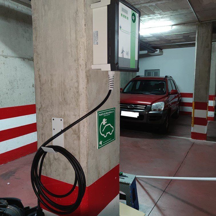 información de cargadores Policharger con protecciones incluidas en Sevilla promociones de instalación cargadores para Renault Zoe e-Tech eléctrico en Sevilla