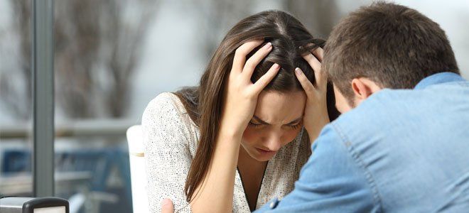 Personnes en crise : une situation de stress et de tension, souvent source de conflits émotionnels.