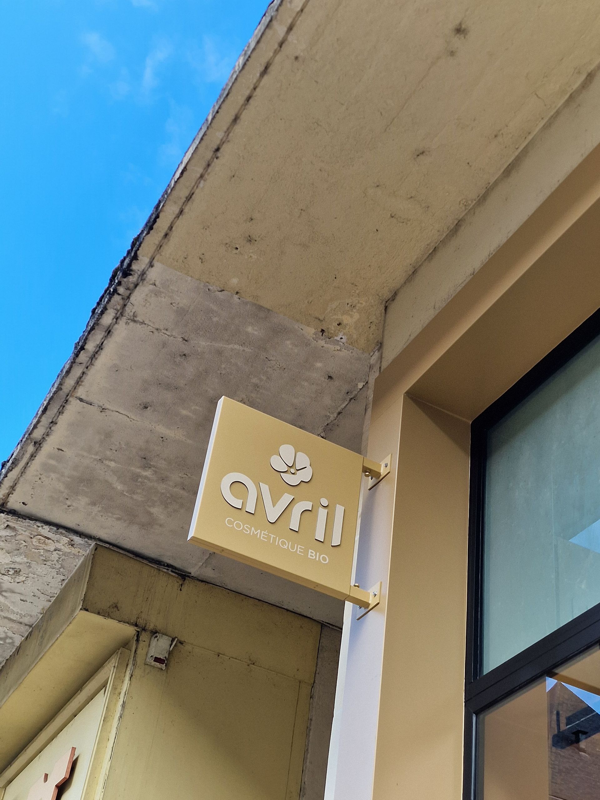 Coffee shop style japandi