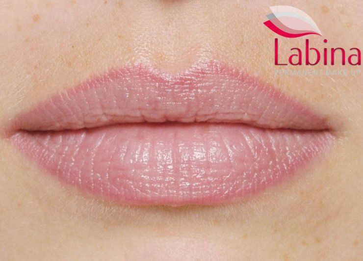 Permanent Make-up - Lippen-Kontur für präzise definierte Lippen, pigmentierte Farben, lang anhaltende Ergebnisse