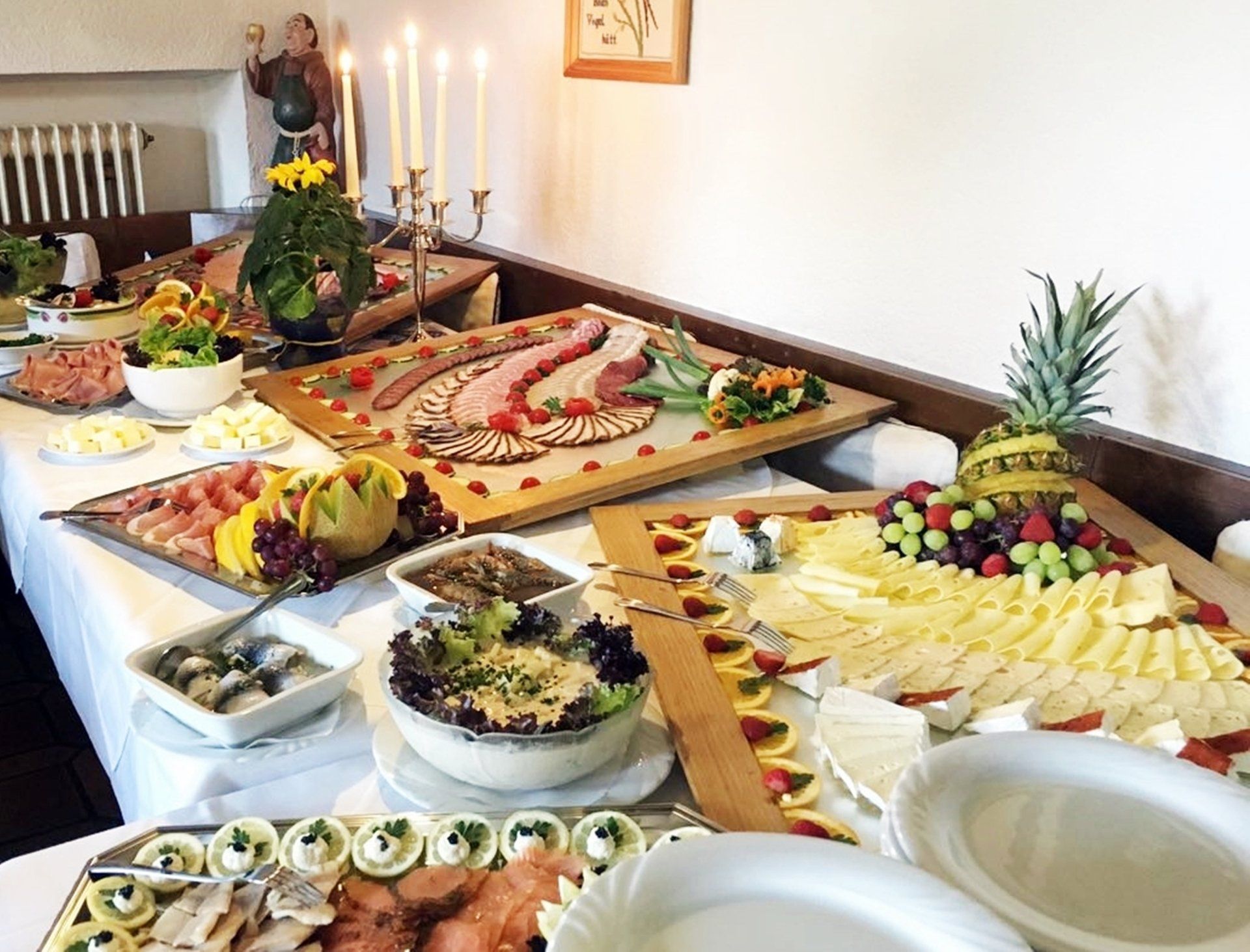 Kaltes Buffet Kaltes Buffet Käseplatte Wurstplatte Fischplatte Brotaufstriche