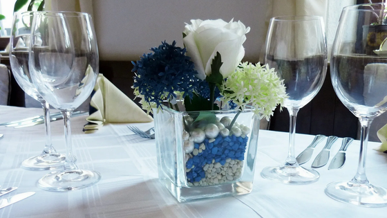 Tisch-Dekoration Blumen Hochzeit Blau Weiß