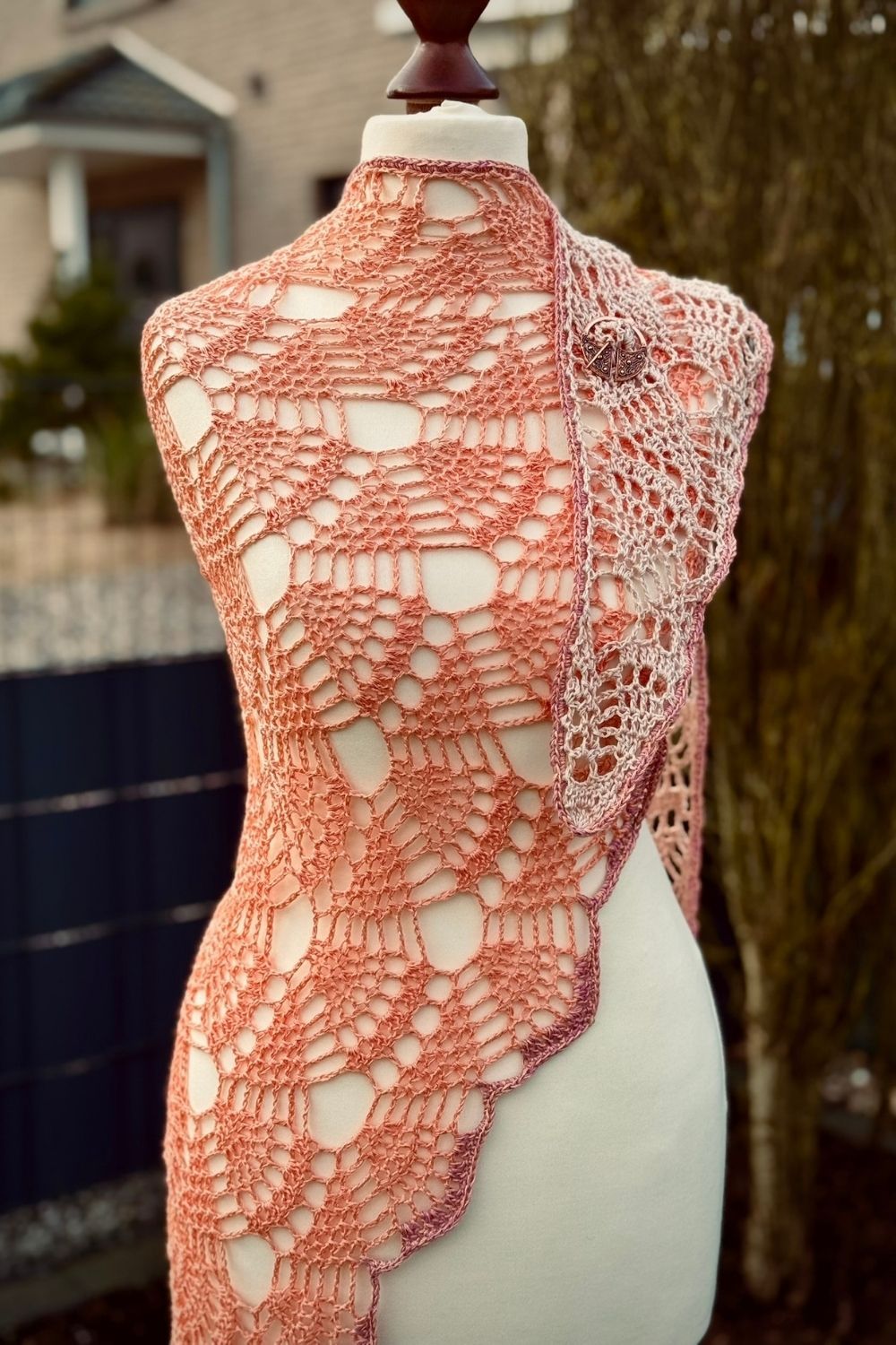 Haekeltuch Akari mit Tuchnadel