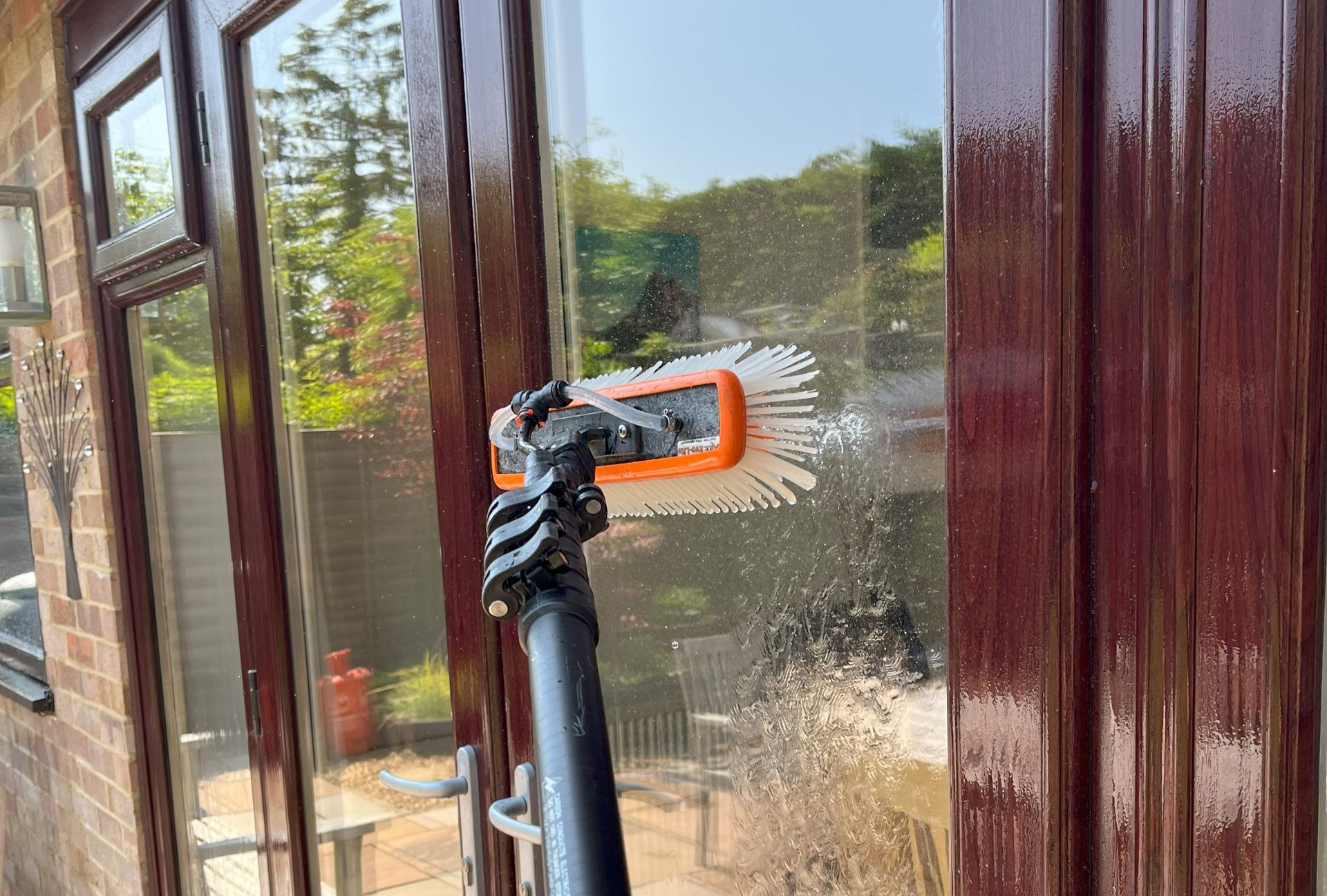 Window cleaner using purified water system