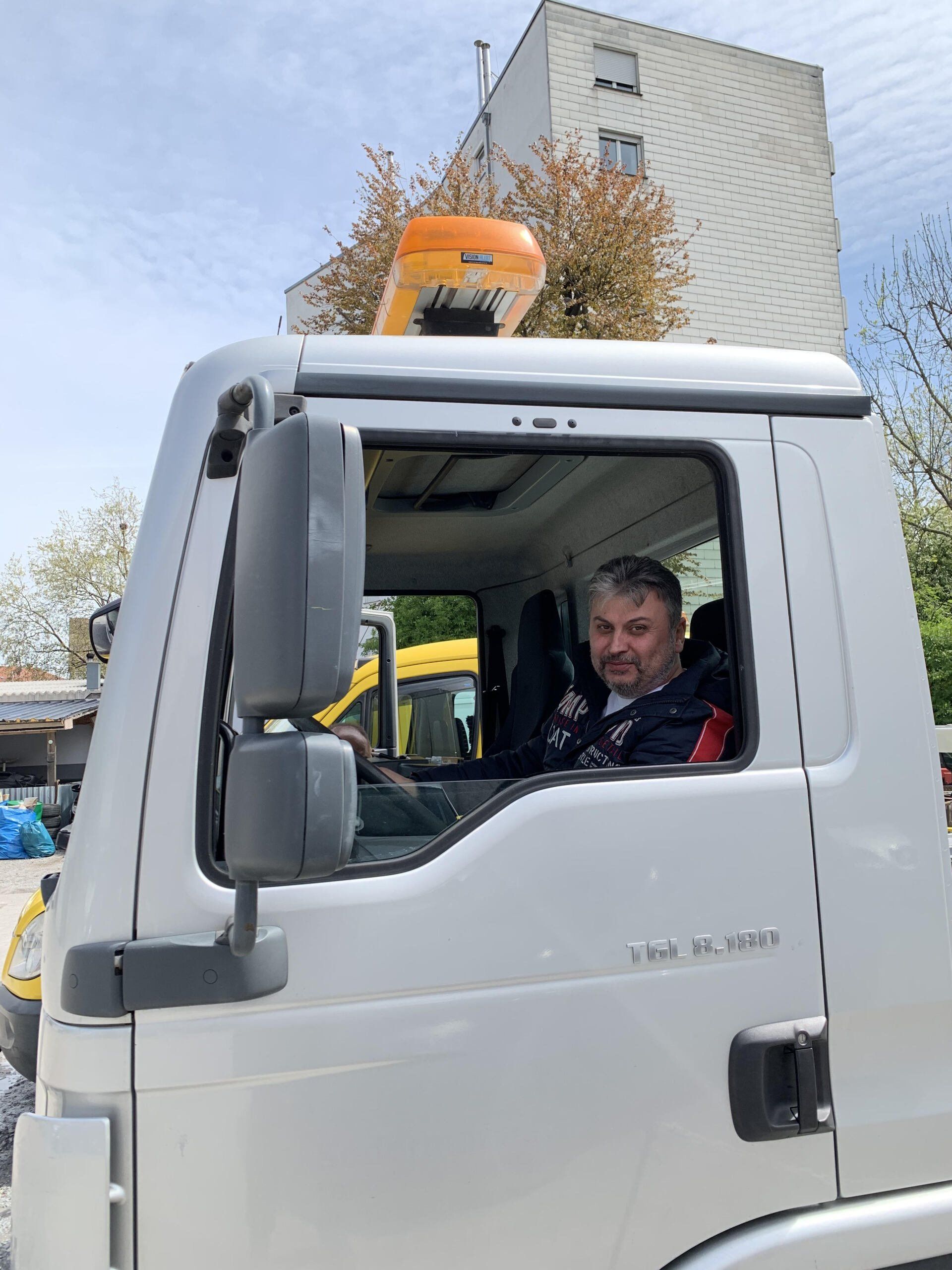 PKW und Transporter abschleppen und bergen