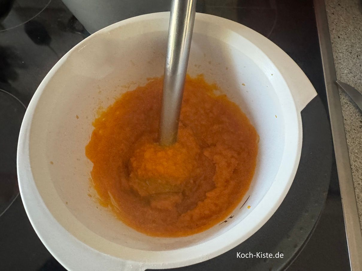 und püriere den Kürbis