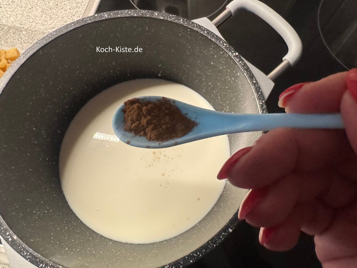 gebe einen gestrichenen Teelöffel Zimt mit in die Milch