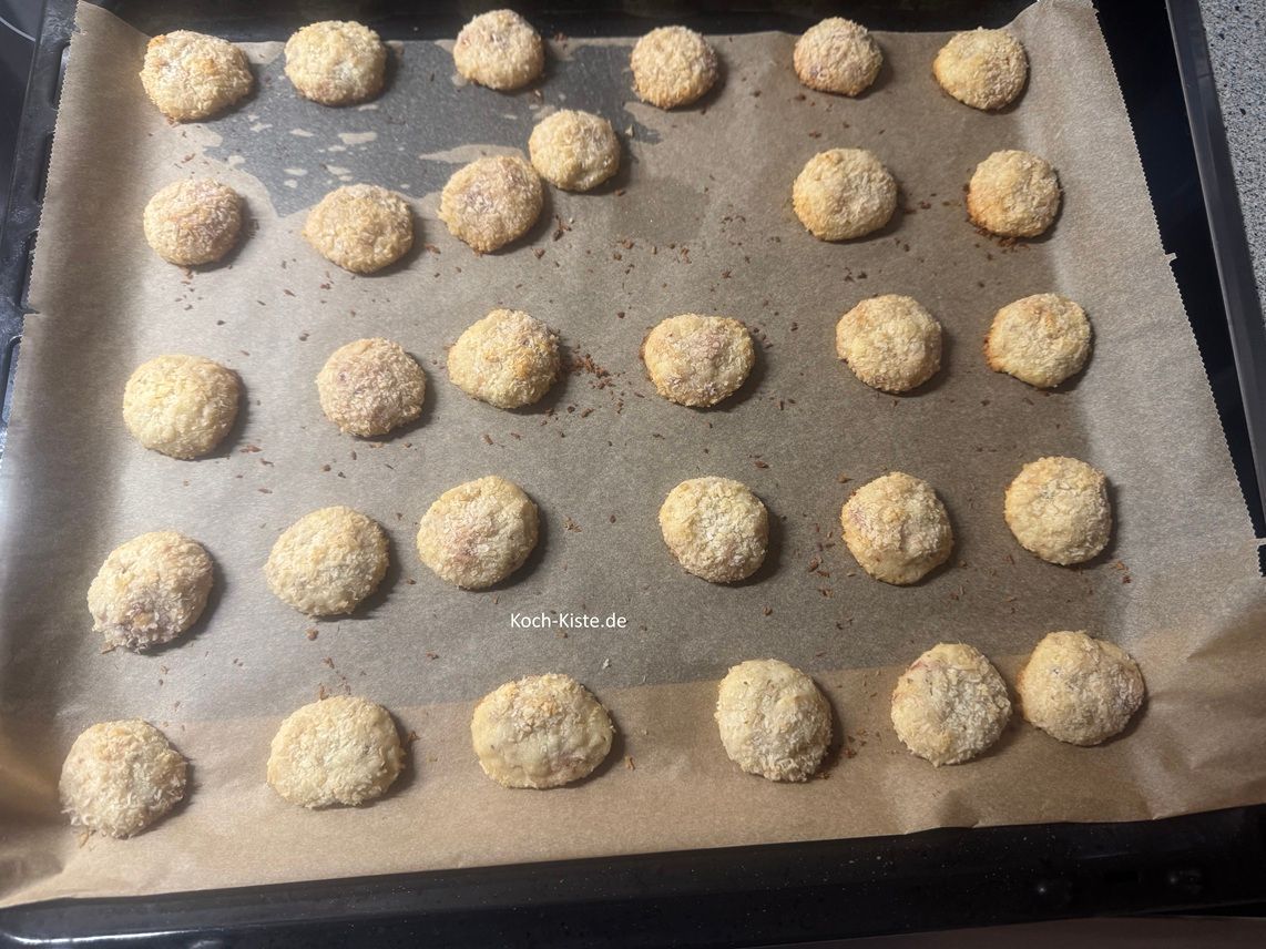 fertig gebackene Kokos Schneekugeln