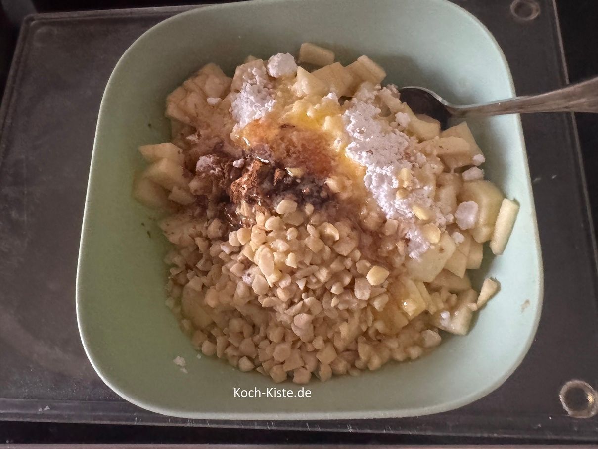 und 1 Esslöffel flüssige Butter. Verrühre alles gleichmäßig miteinander.
