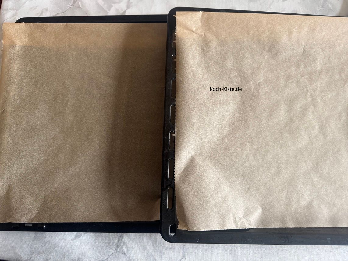 belege 2 Backbleche mit Backpapier