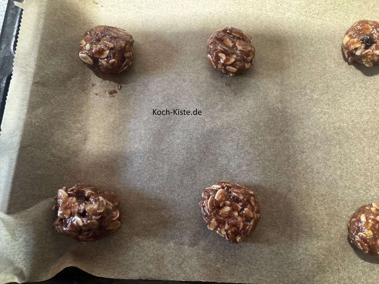 so sollten die leicht flach gedrückten Teigkugeln aussehen