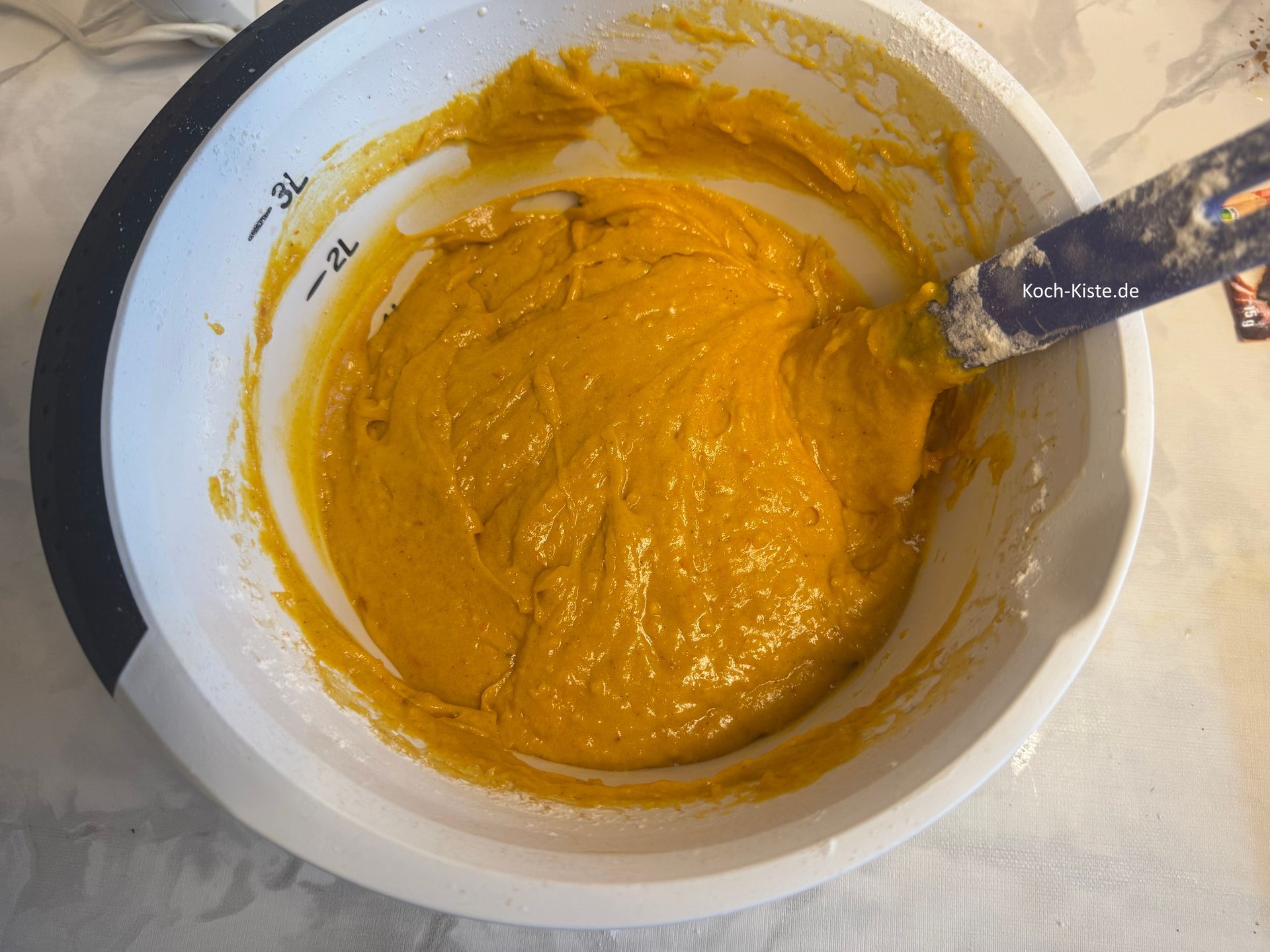 und hebe es mit dem Teiglöffel unter