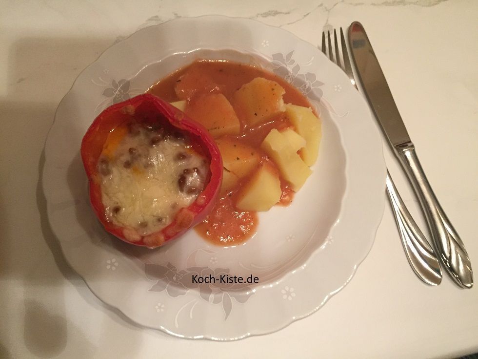Paprika mit Hack und Mozzarella gefüllt
