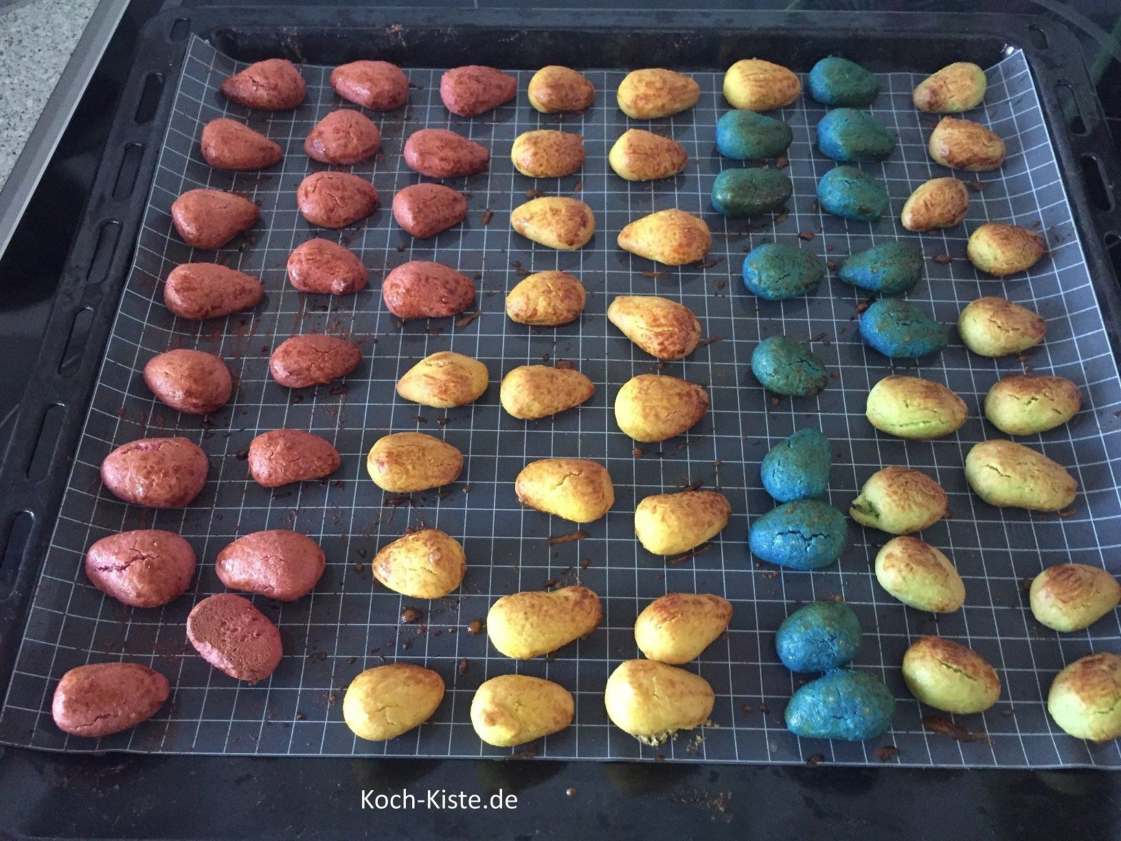 gebackene Marzipan-Ostereier