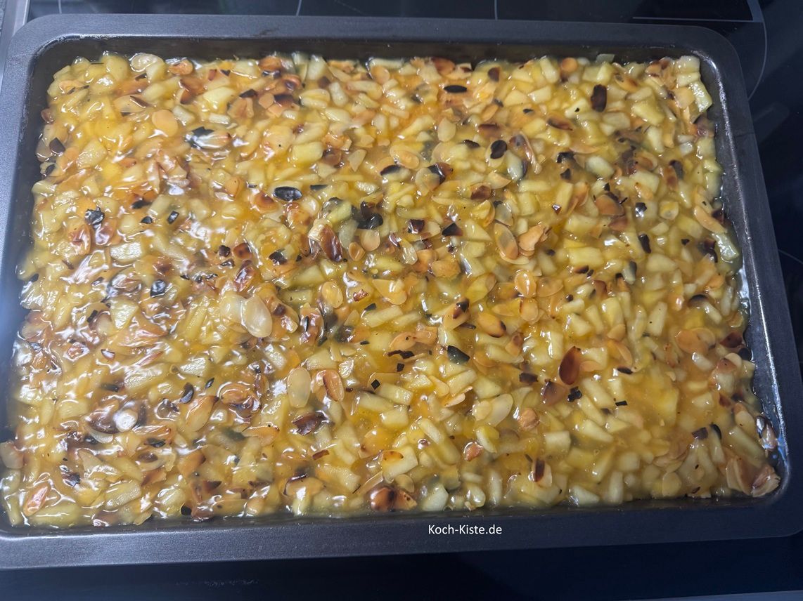 Backblech mit Apfel - Mandel Mischung