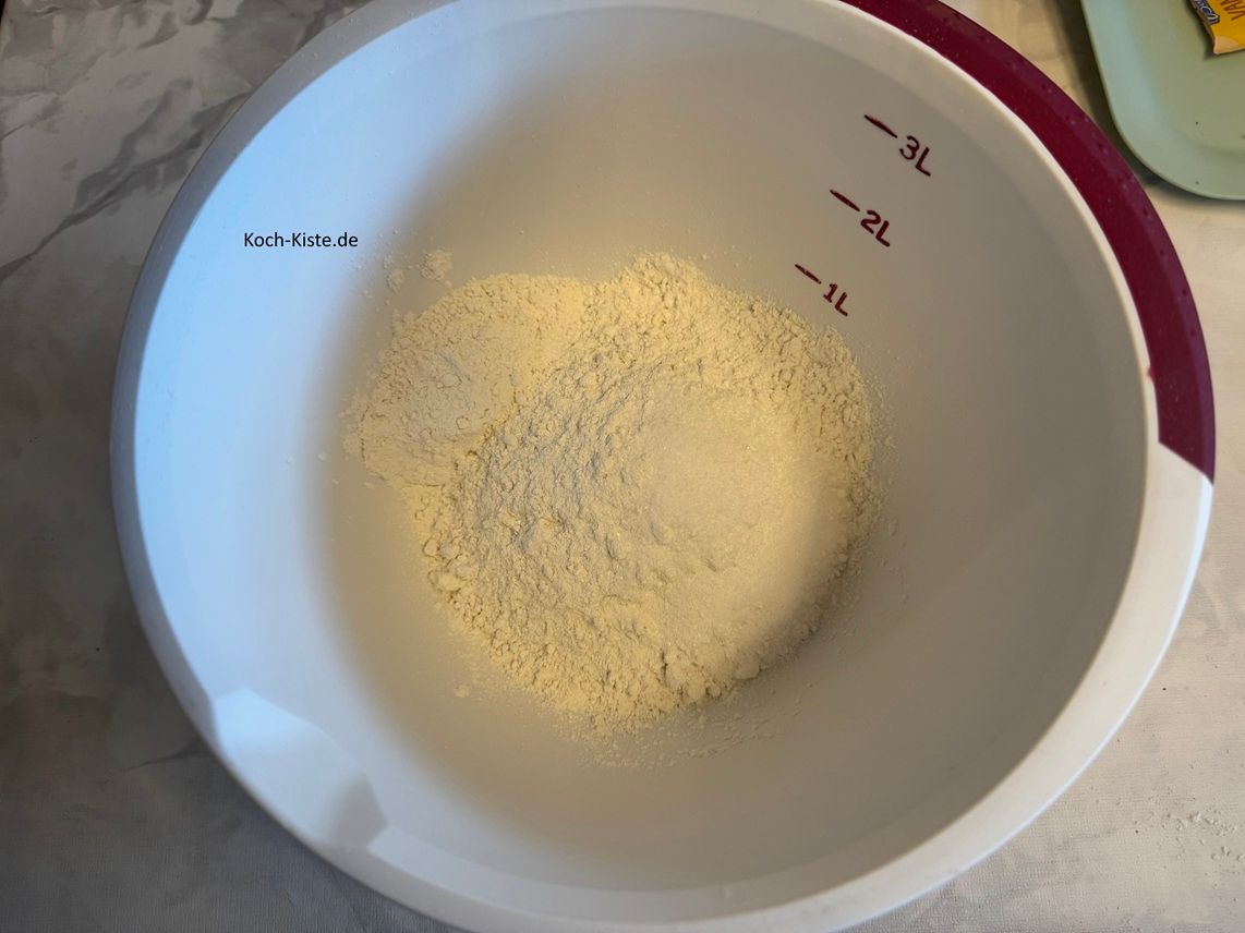 dann gebe 1 Päckchen Vanillezucker hinzu