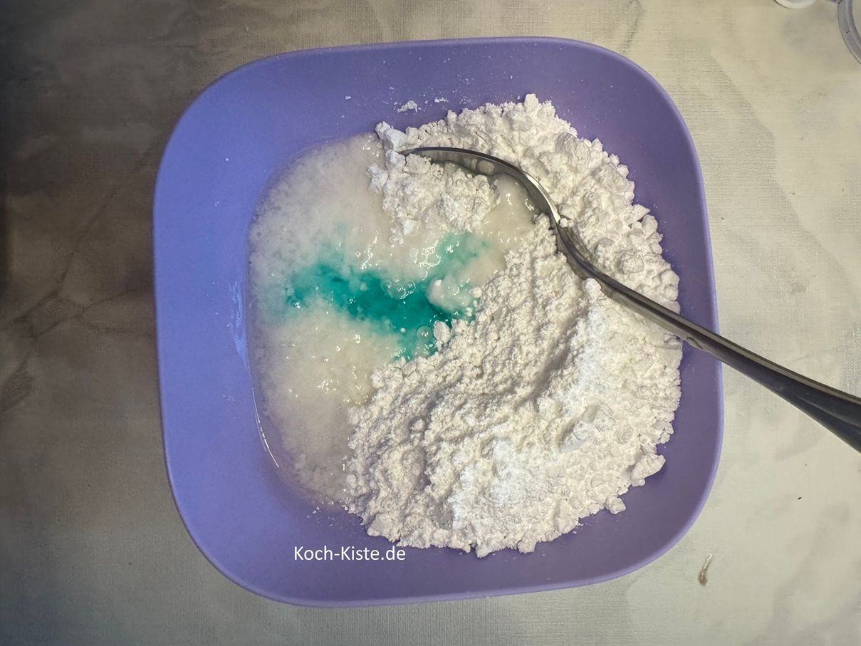 und 3 Teelöffel Pfeffermimz Likör dazu