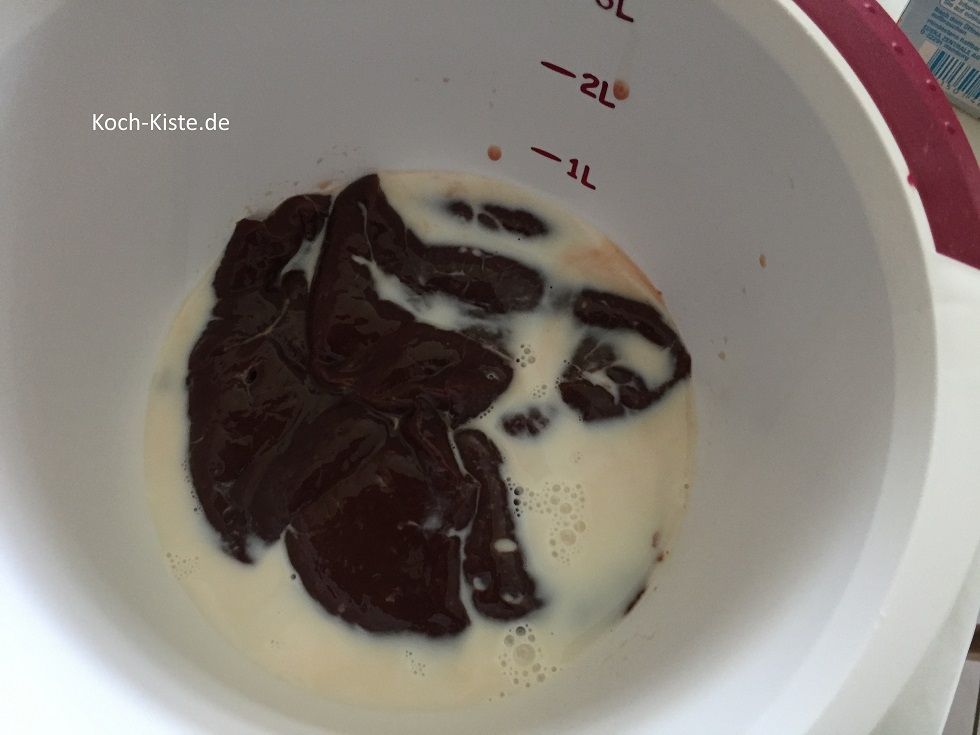 dann lege die abgetropfte Leber in eine Schüssel und gieße die Milch darüber - lasse die Leber in der Milch ziehen