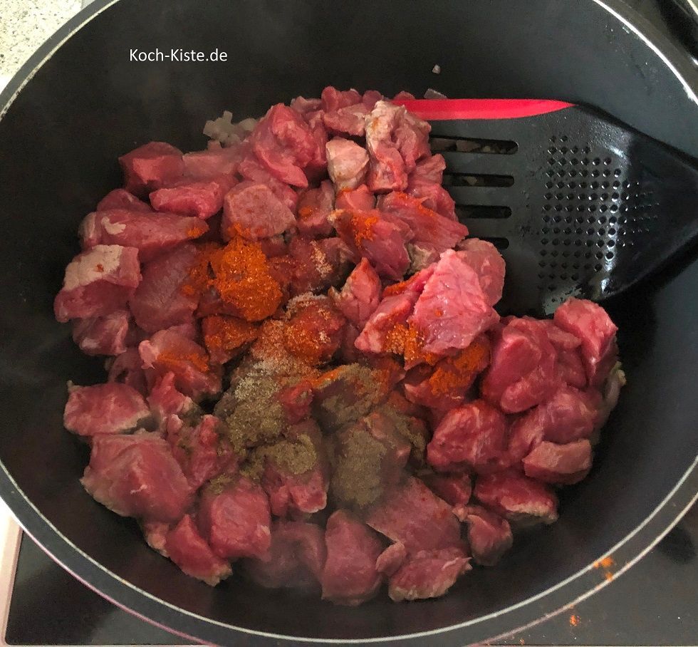 gebe die Gewürze hinzu