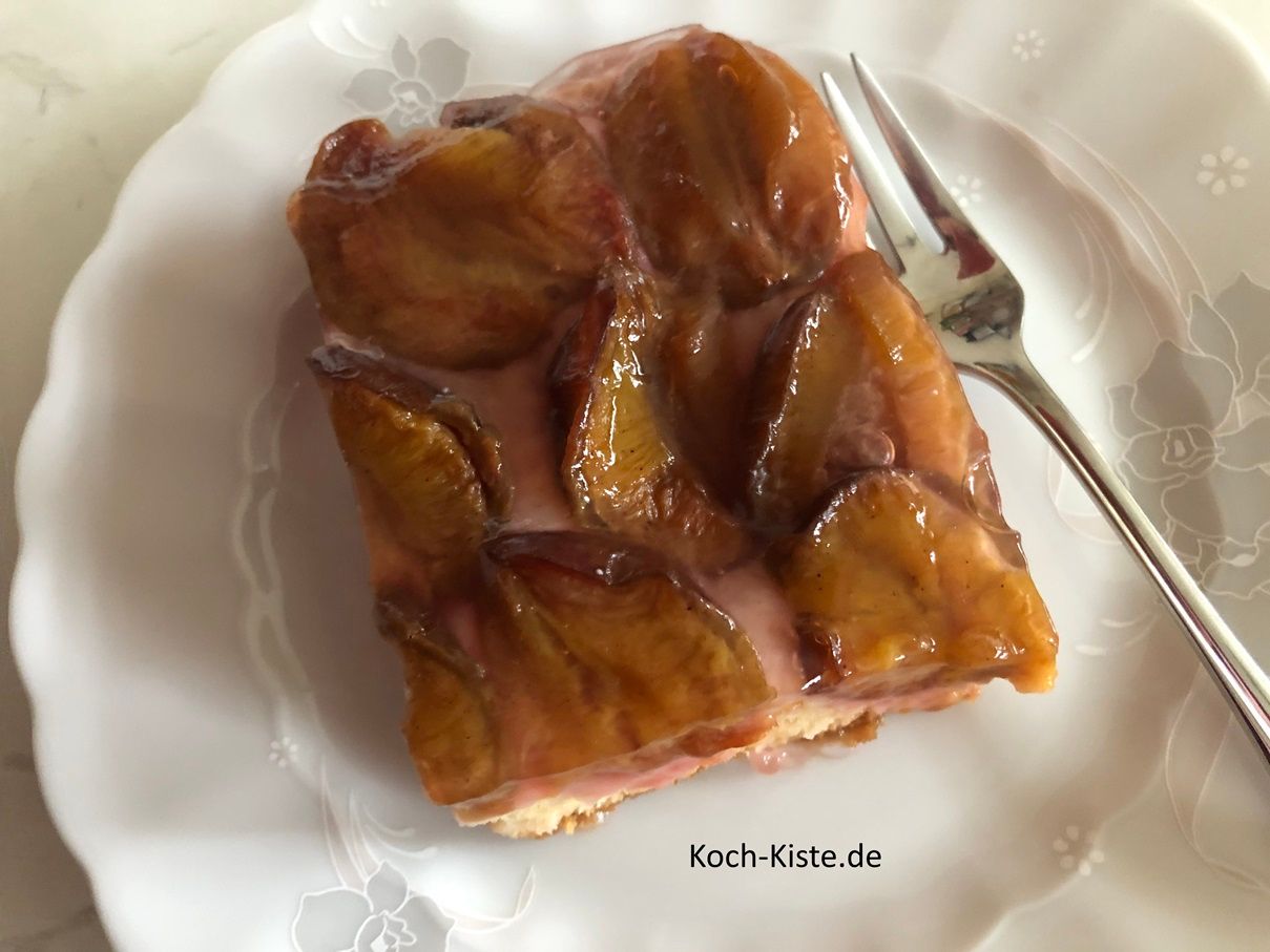 Zwetschgen Hefekuchen mit Guss