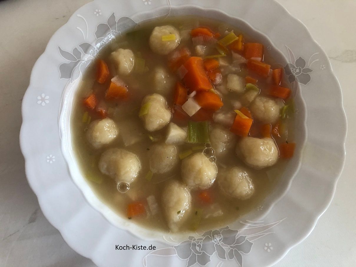 Gemüsesuppe mit Mehlklüten
