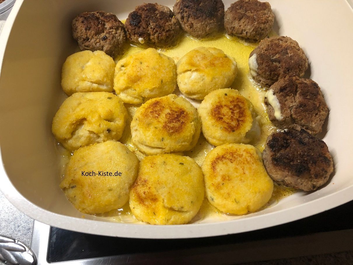 ich habe die Kartoffel-Bällchen gleichzeitig mit den Frikadellen abgebraten