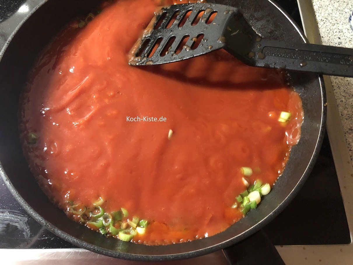Tomatensauce anfertigen