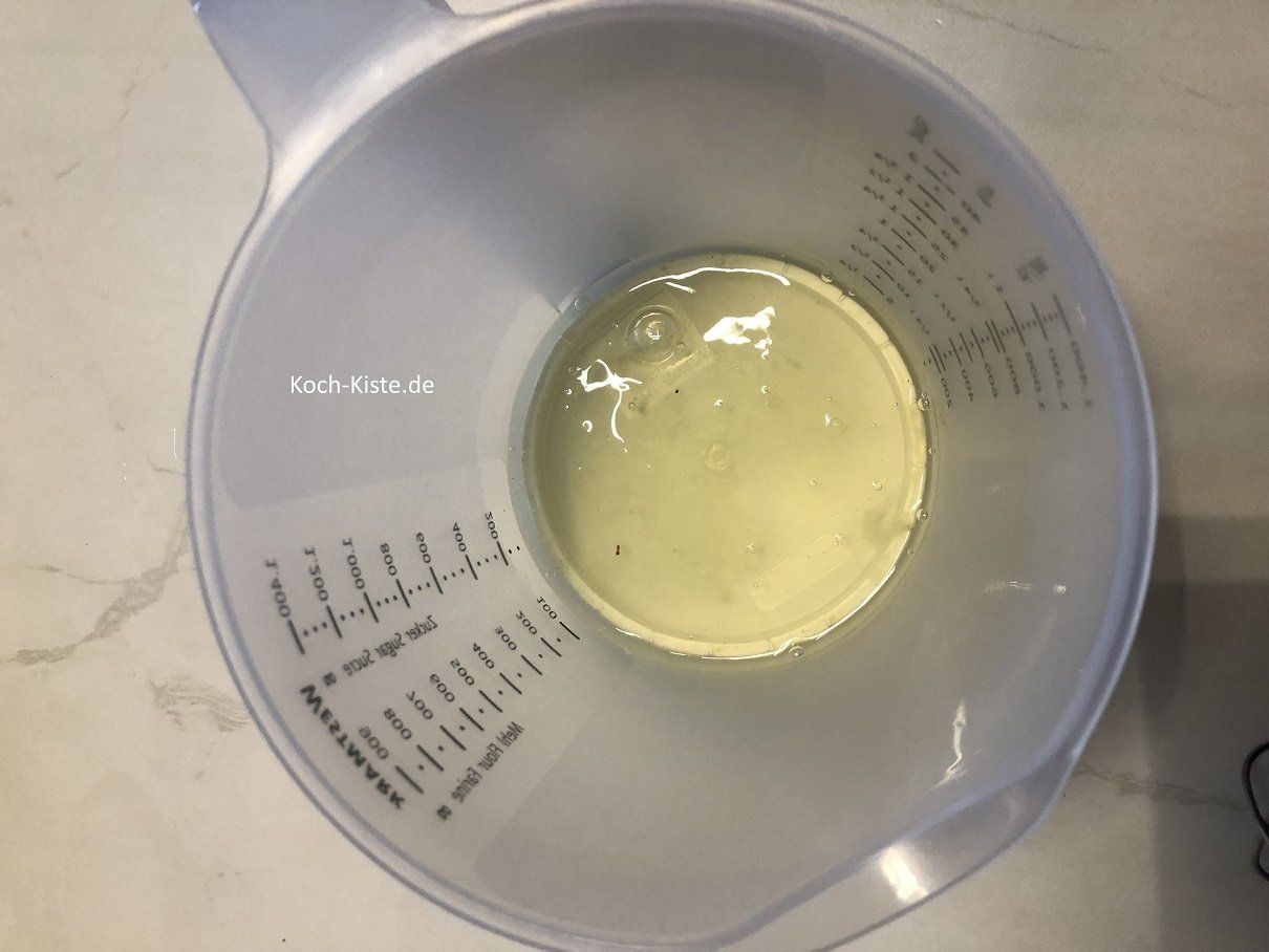 Eiweiß im Messbecher