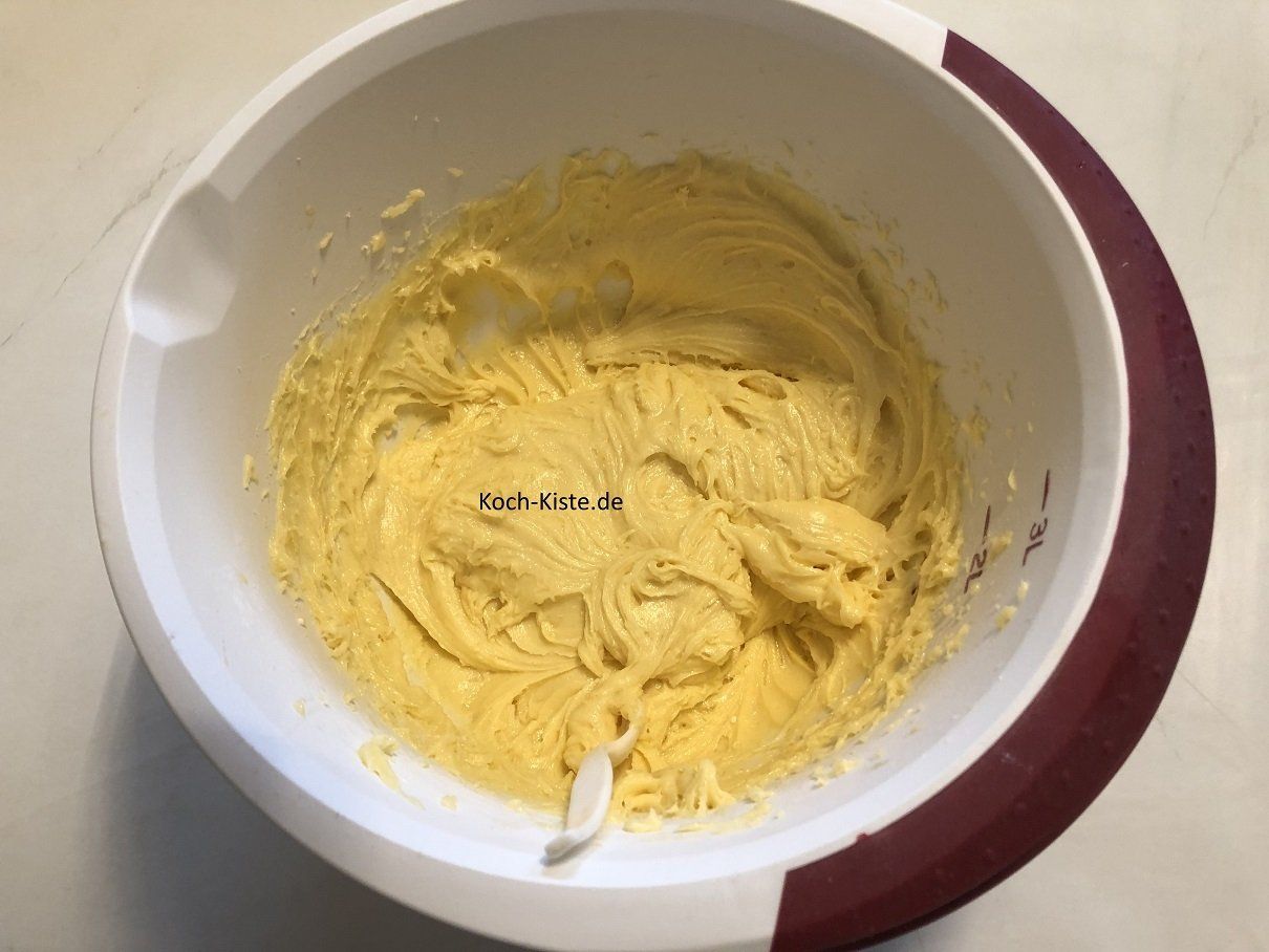 alle Zutaten zu einem glatten Teig verrühren