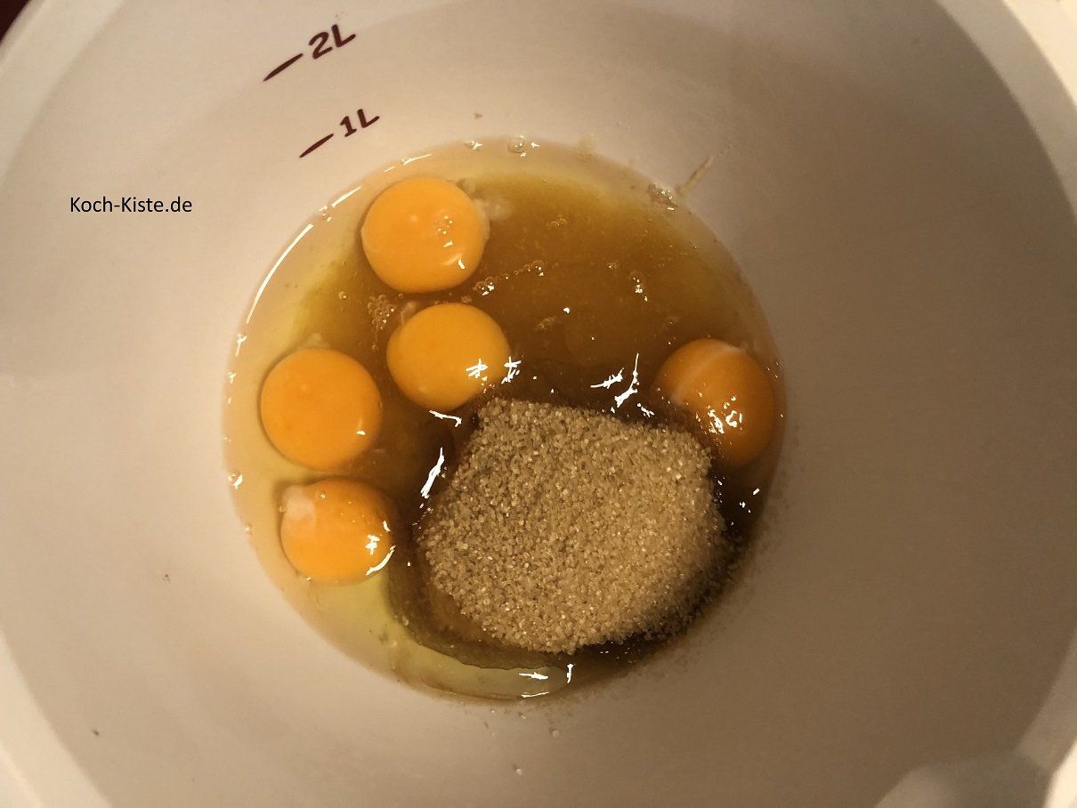 gebe die Eier, zucker und den Honig in eine Rührschüssel
