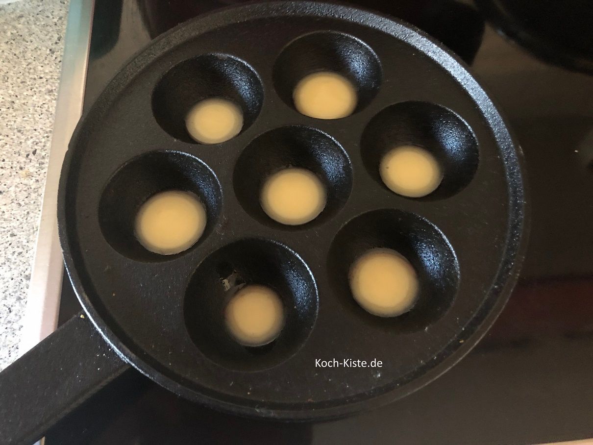 Pflanzencreme in jede Vertiefung geben