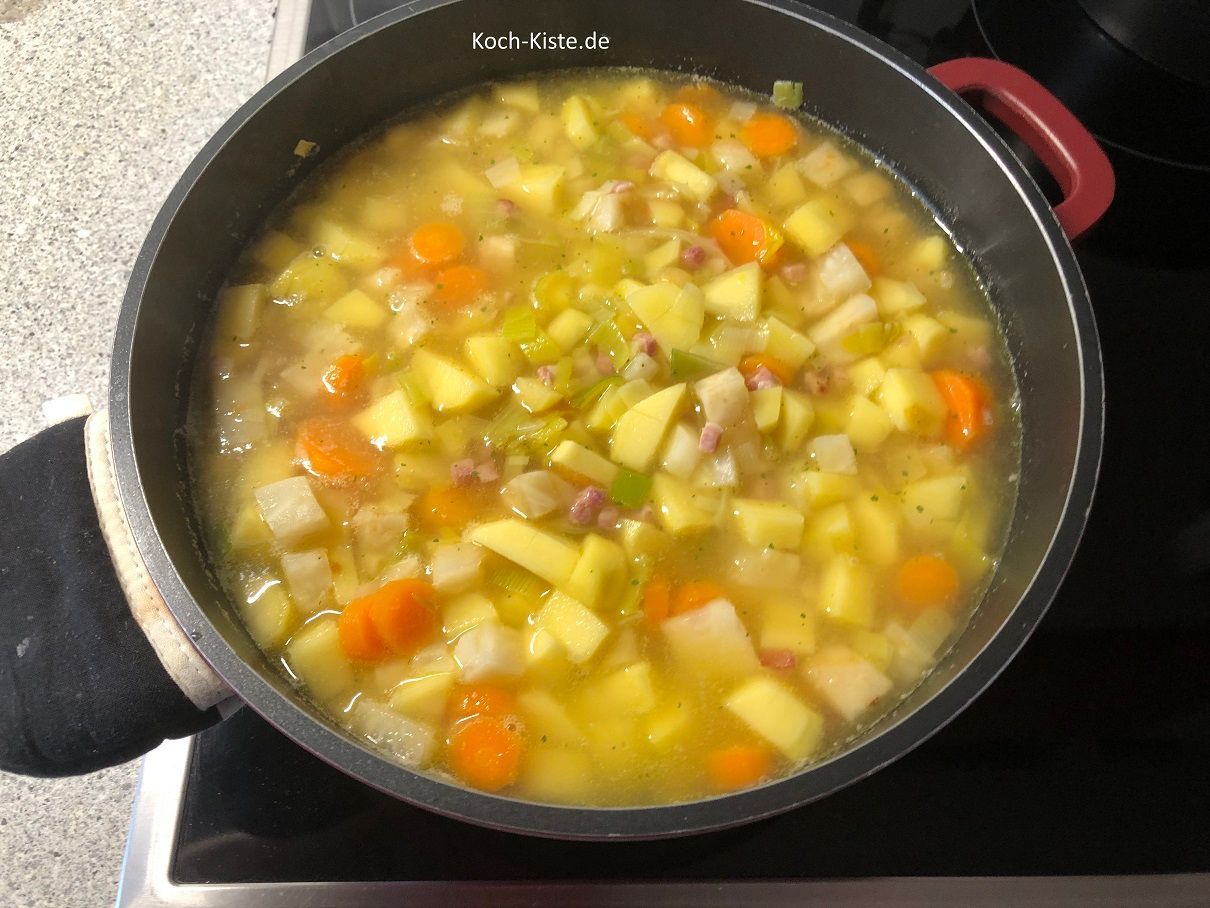 Kartoffelstücke mit unter rühren