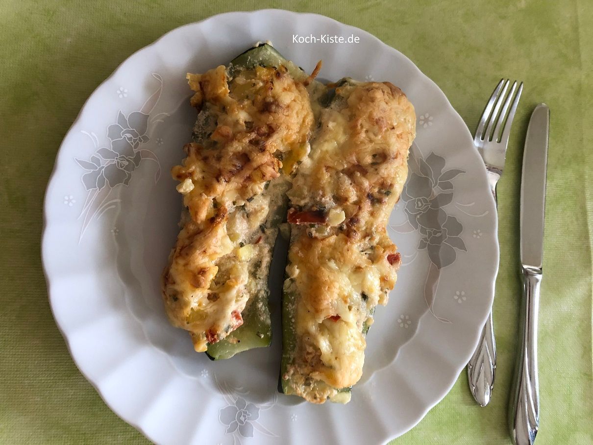 gefüllte Zucchini mit Kartoffelwürfel