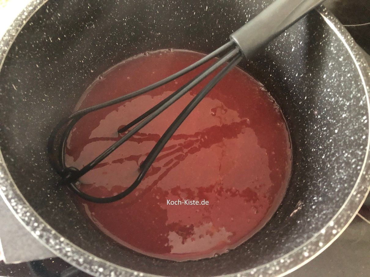 bringe alles unter ständigem rühren zum Kochen