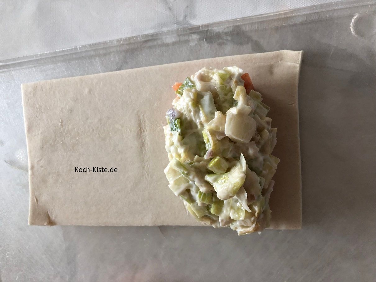 jetzt kommen 2,5 gut gehäufte Esslöffel Porree-Gemisch auf den Lachs