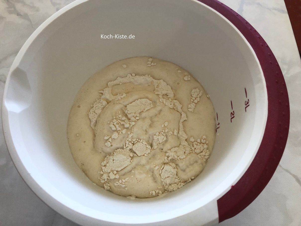 jetzt ist das Mehl-Hefe-Gemisch schon etwas aufgequollen