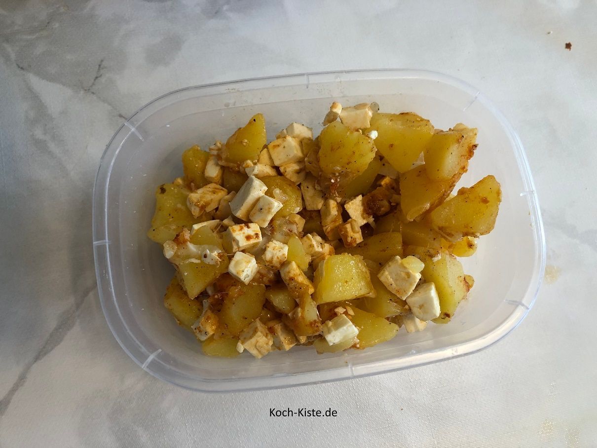 Ich habe etwas Füllung über behalten, die kann man einfach mit servieren.