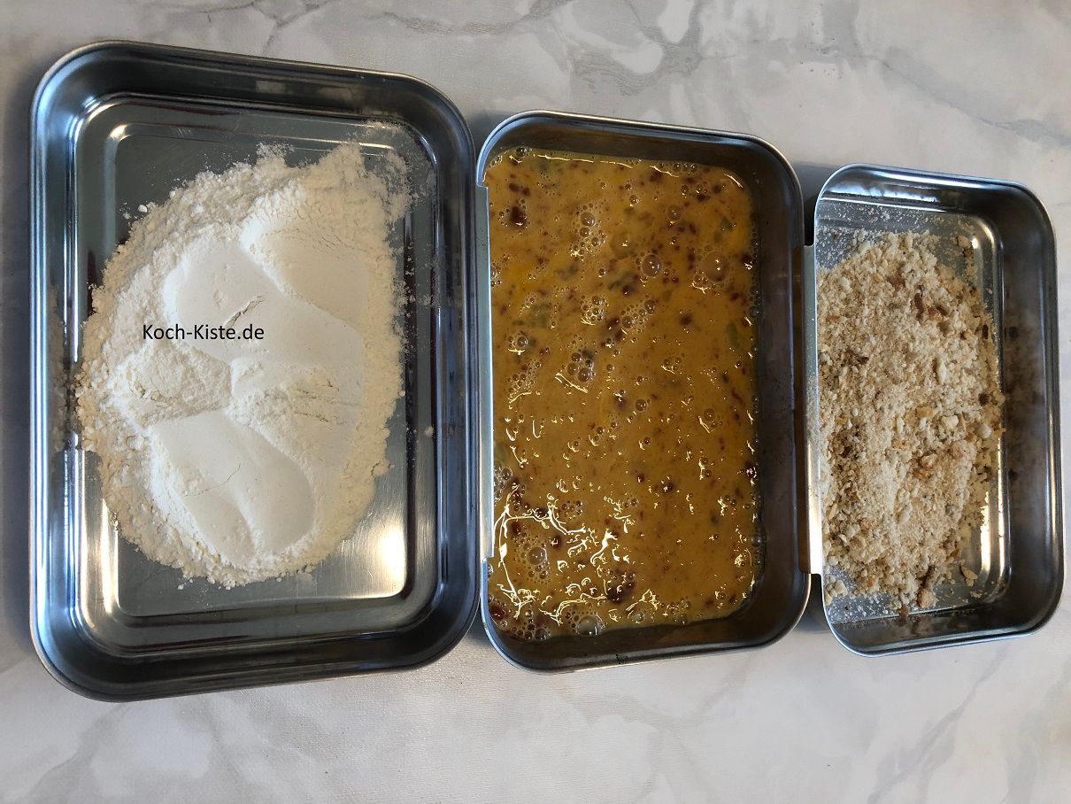 schlage die Eier mit den Gewürzen auf