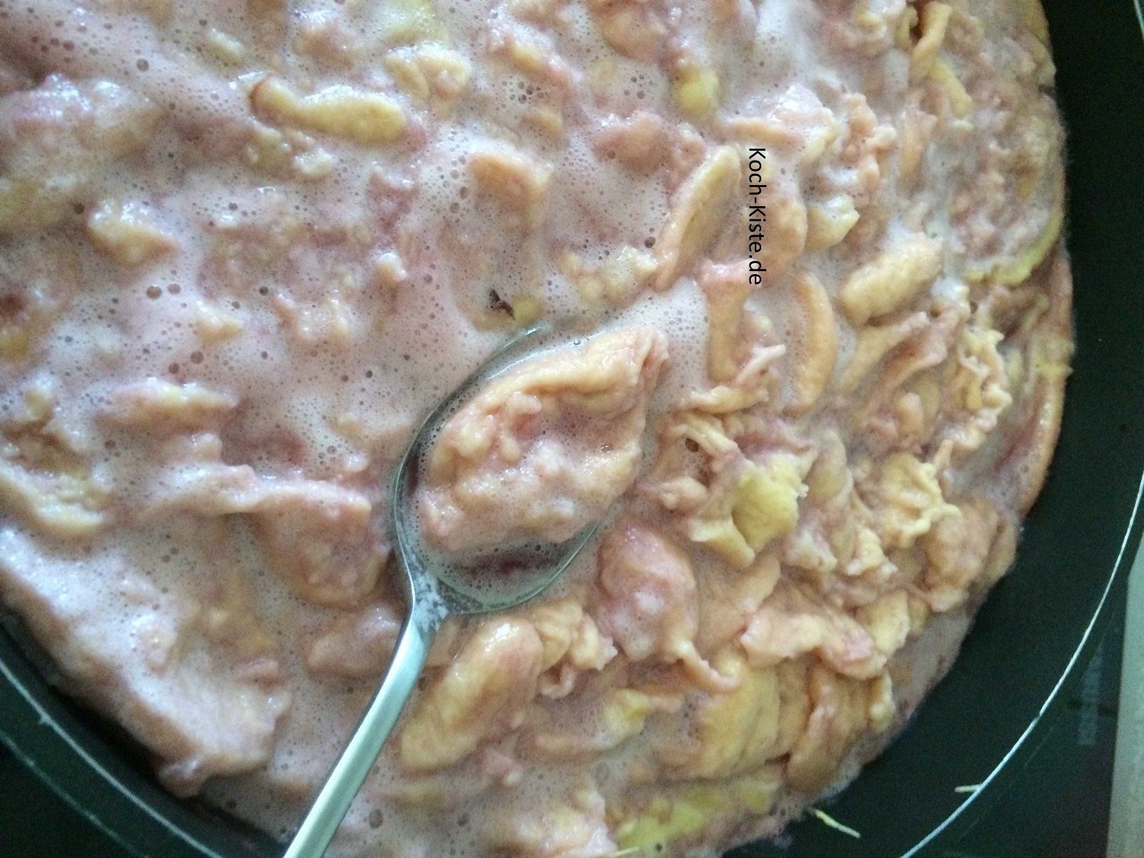 Kirschuppe mit Eierklüten