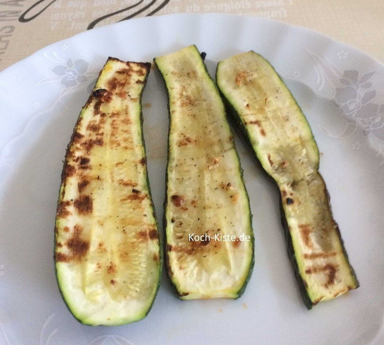 gegrillte Knoblauch -Zucchini
