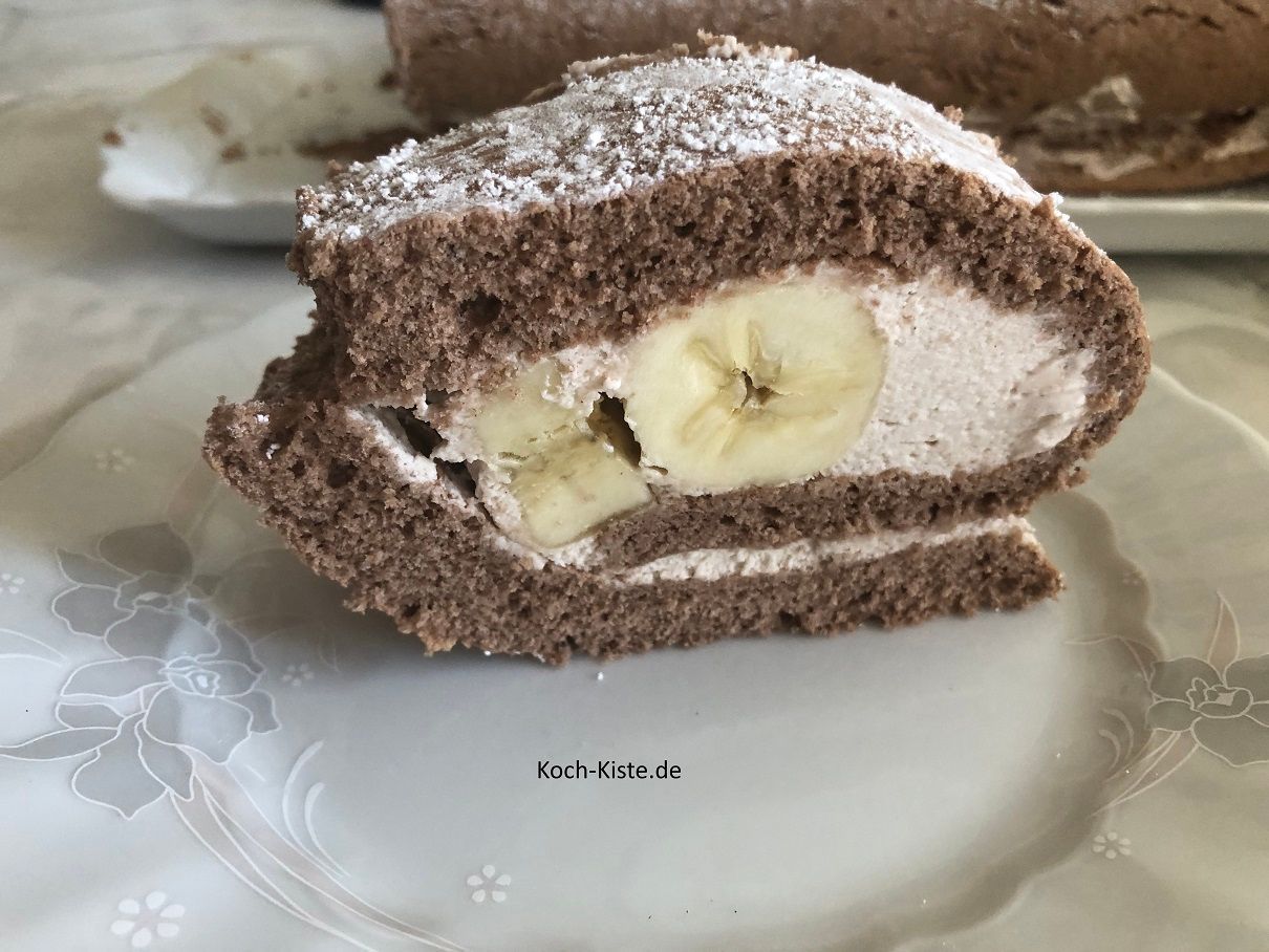 fertige Bananen-Bisquitrolle