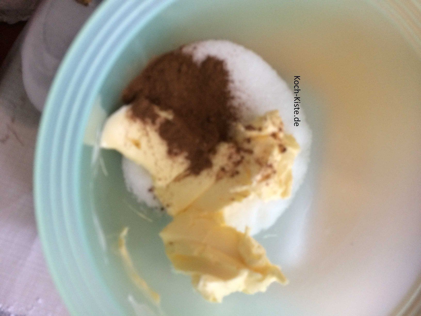 Zutatn für die Zimtmischung in eine Schüssel geben